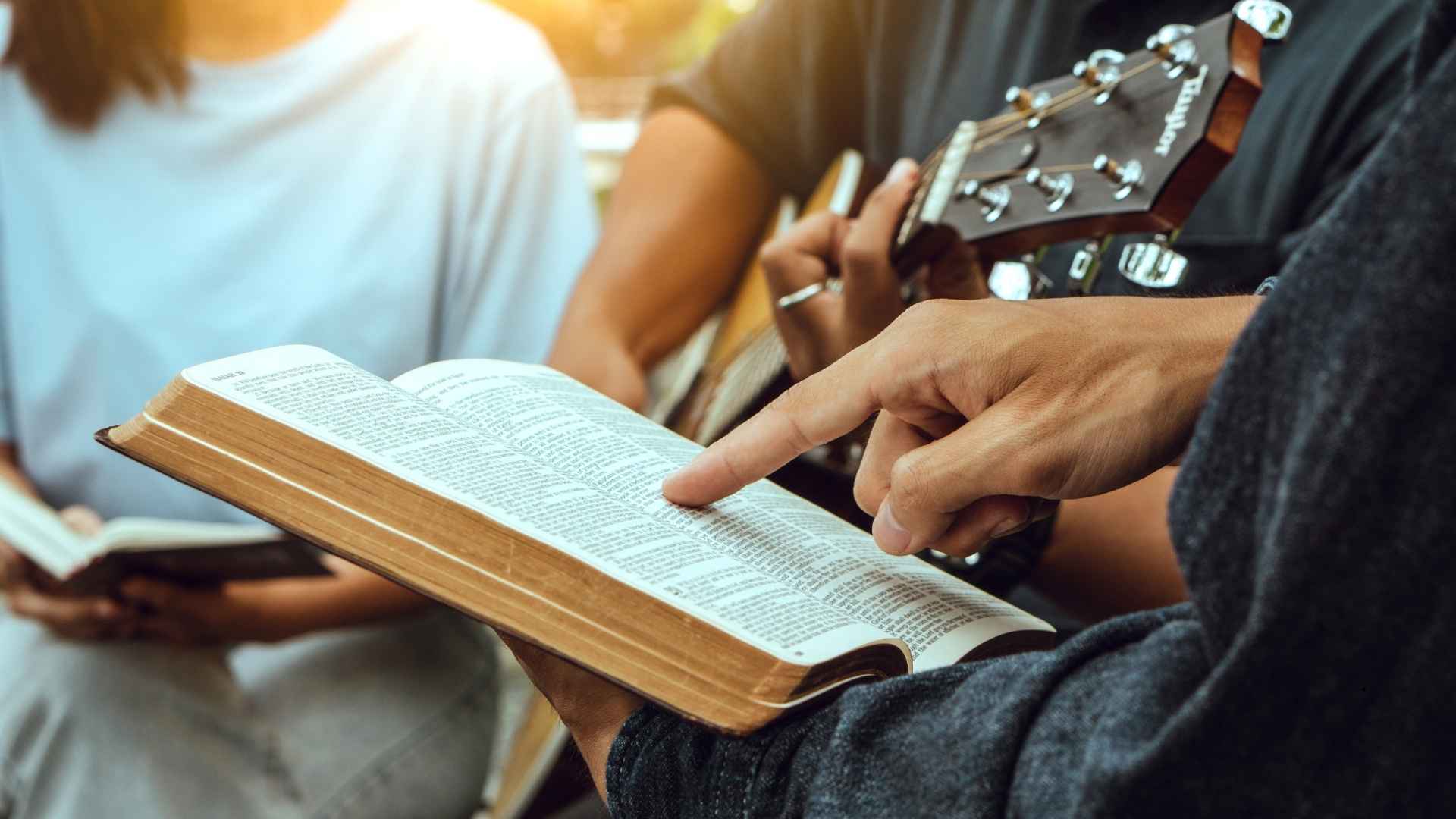 Cante e Medite | Devocional com Base em Músicas